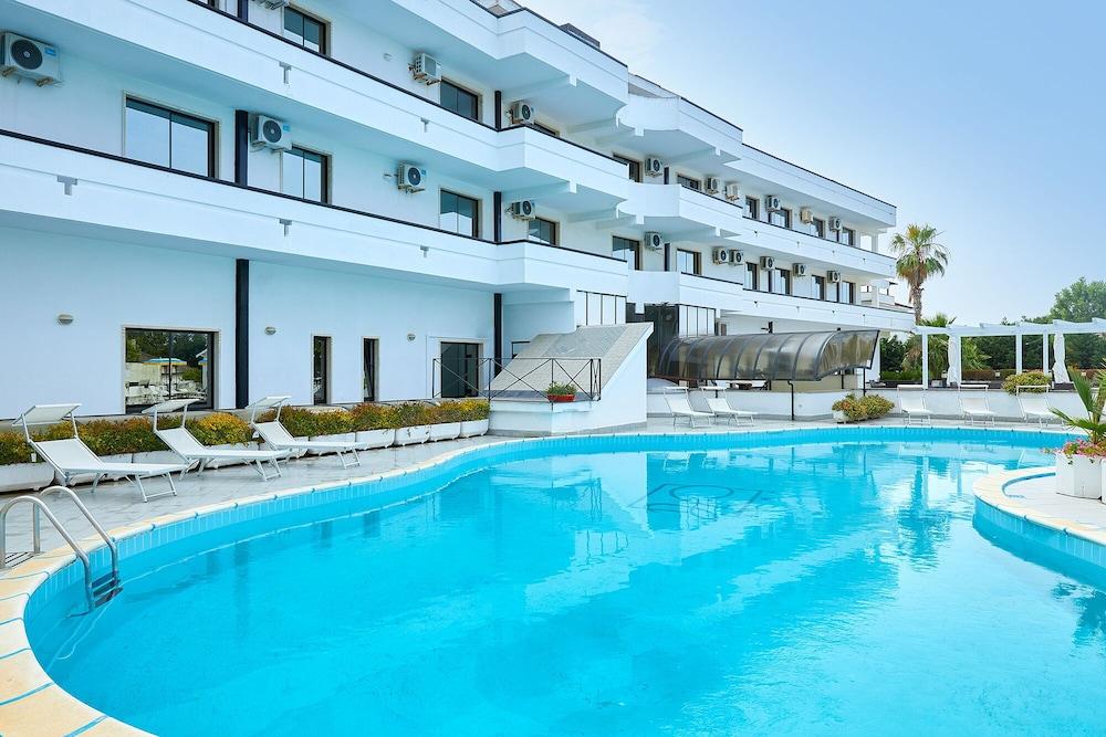 Hotel Club Clorinda Nuova Gestione 2024 Paestum Eksteriør billede