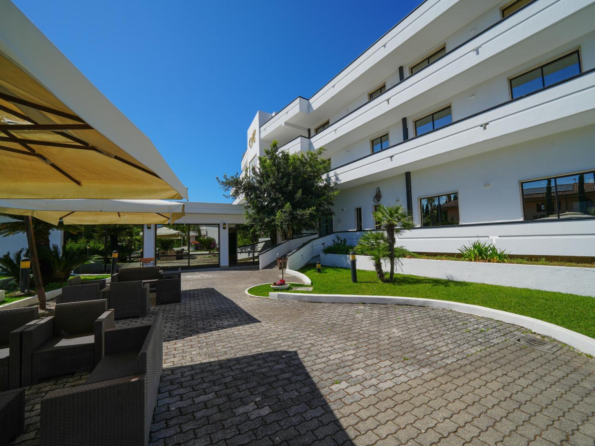 Hotel Club Clorinda Nuova Gestione 2024 Paestum Eksteriør billede