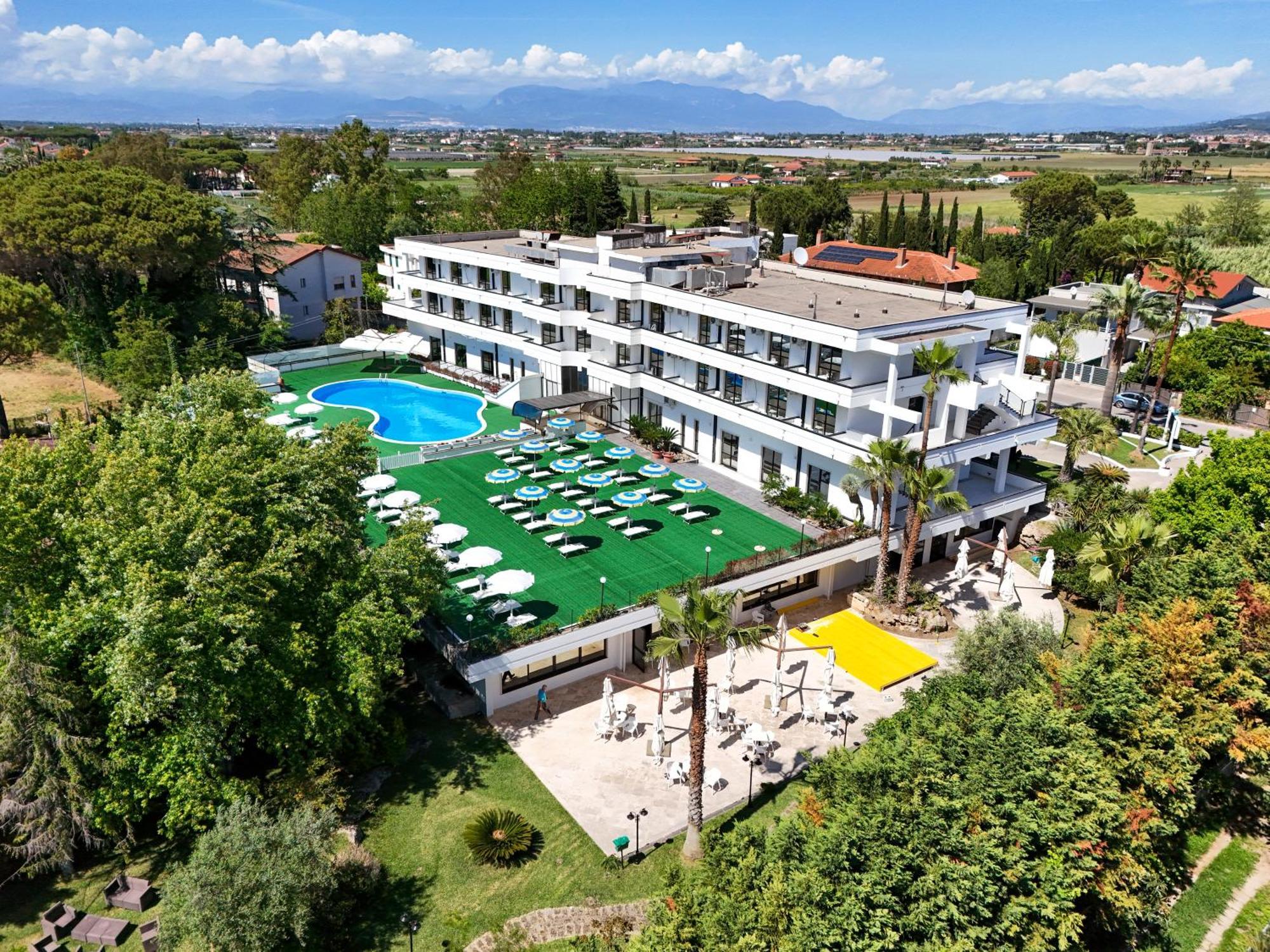 Hotel Club Clorinda Nuova Gestione 2024 Paestum Eksteriør billede